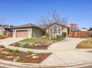 3433 Silverbirch Ct, Medford, OR 97504