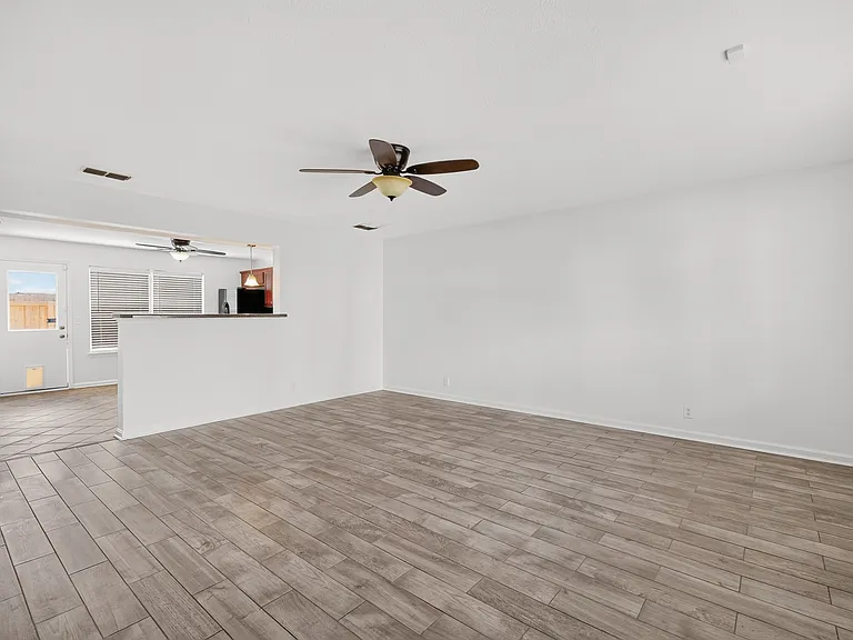 407 Arapaho Dr — Photo 5