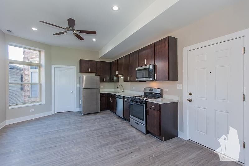 1st image of 4834 S King Dr APT 1N