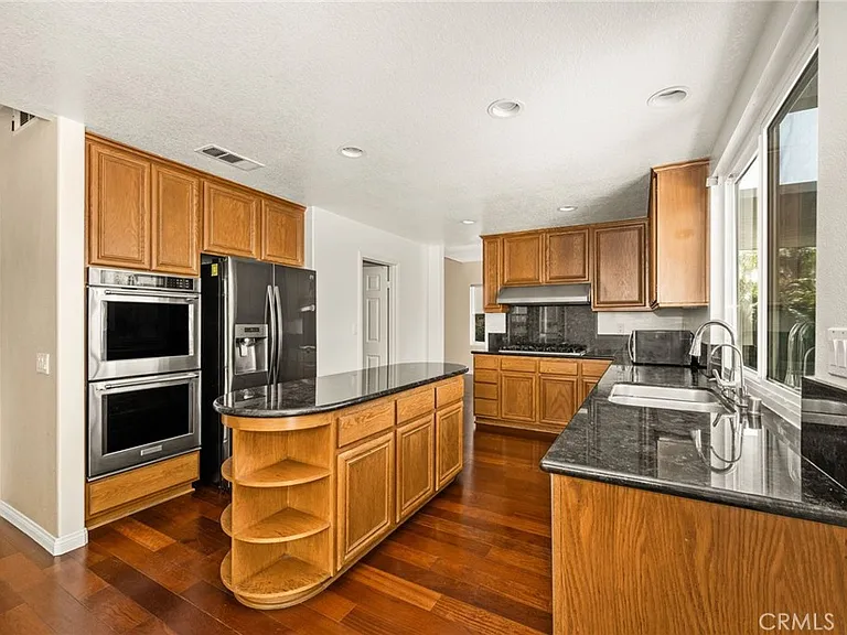 4867 Tremezzo Dr — Photo 18