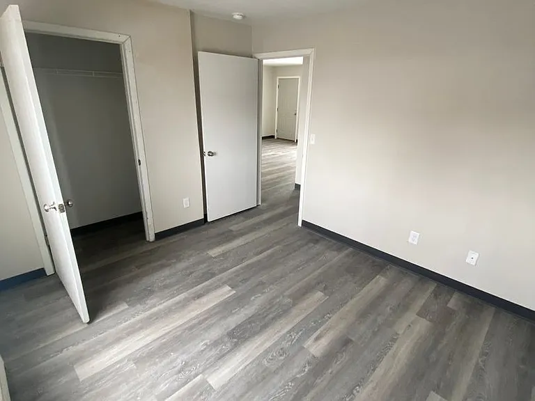Cedar Rapids 444-Unit (Southview) — Photo 23