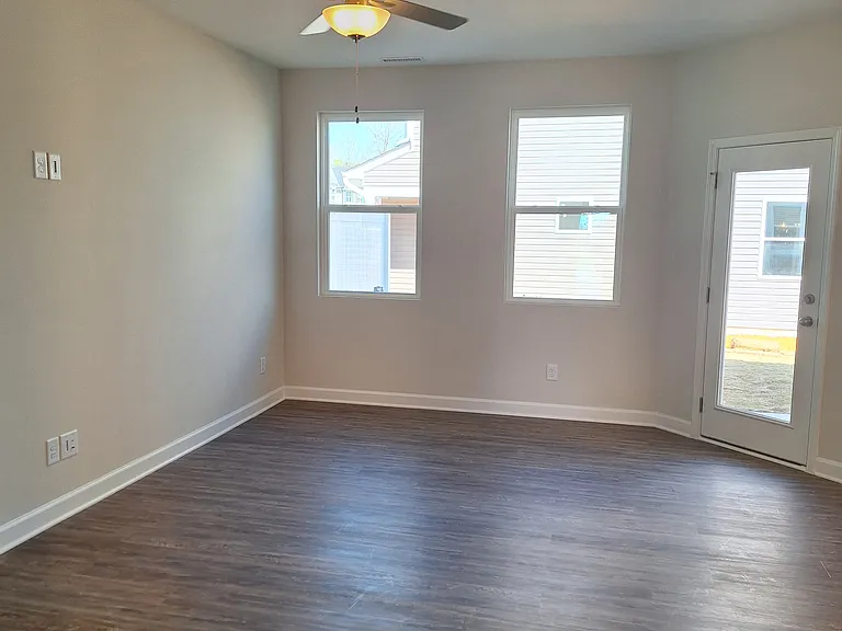 34 Gregory Village Dr — Photo 5