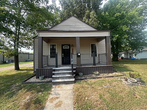 2nd image of 1311 Burnett St