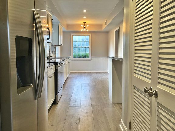 4th image of 4711 Cumberland Dr