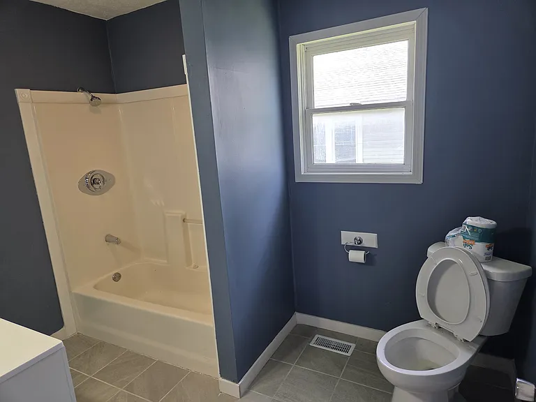 916 W Virginia Ave — Photo 6