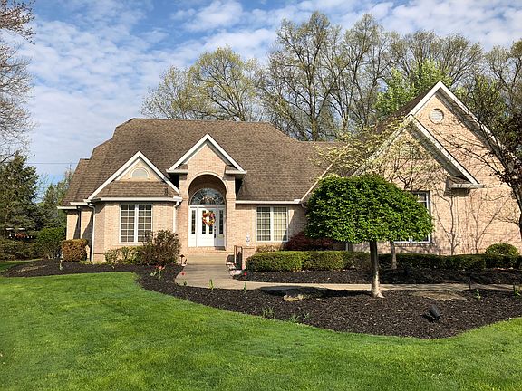 2nd image of 1020 Fairway Ct NE
