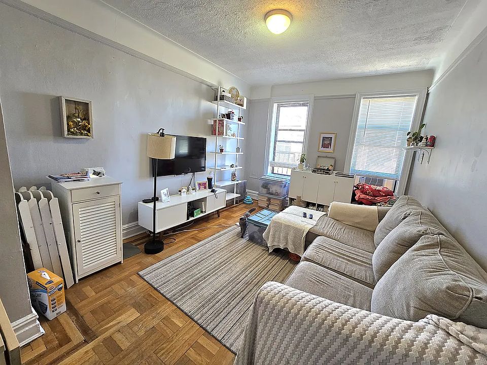 1st image of 1514 W 8th St #D11