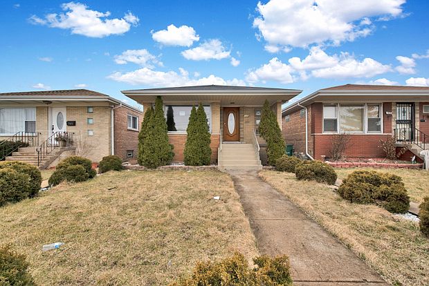 1st image of 7806 La Crosse Ave