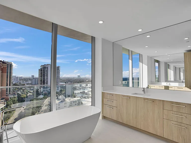 153 N Seabreeze Blvd #1602 — Photo 39