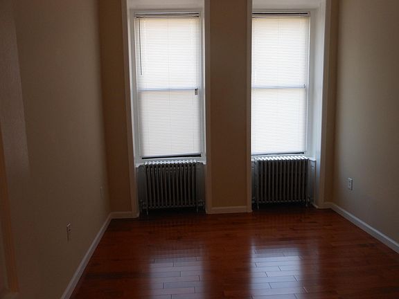 5th image of 864 N 22nd St #1