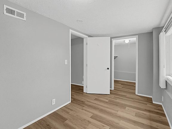 4th image of 2718 E 5th Ave