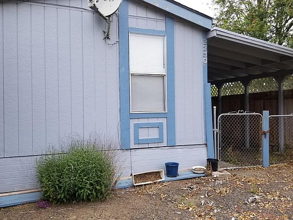 3rd image of 2250 Burke Ave W