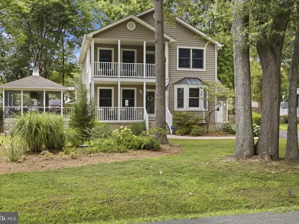 5634 Dartmouth St, Churchton, MD 20733