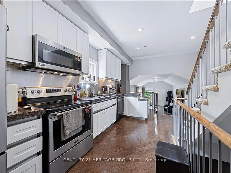 169 King Edward Ave — Photo 12