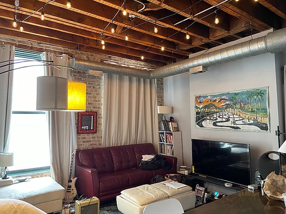 4th image of 1152 N Milwaukee Ave #2FF