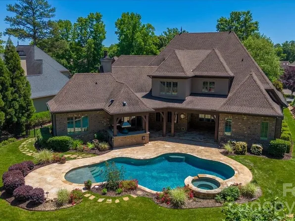 8100 Skye Lochs Dr, Waxhaw, NC 28173