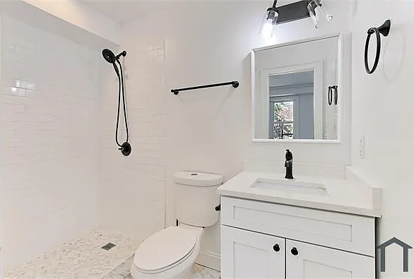 1822 C St NE #1 — Photo 33