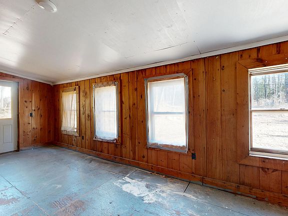 4th image of 369 Pond Road