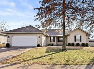 4096 W Kingsbury St, Springfield, MO 65807