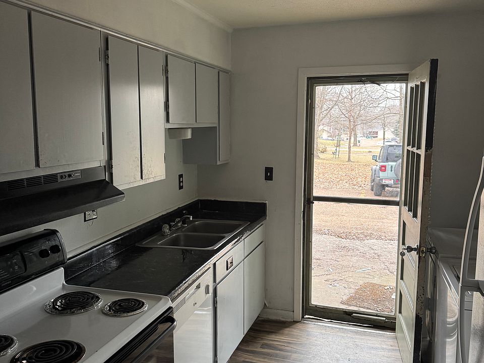 Kitchen - back entrance for Outer Units