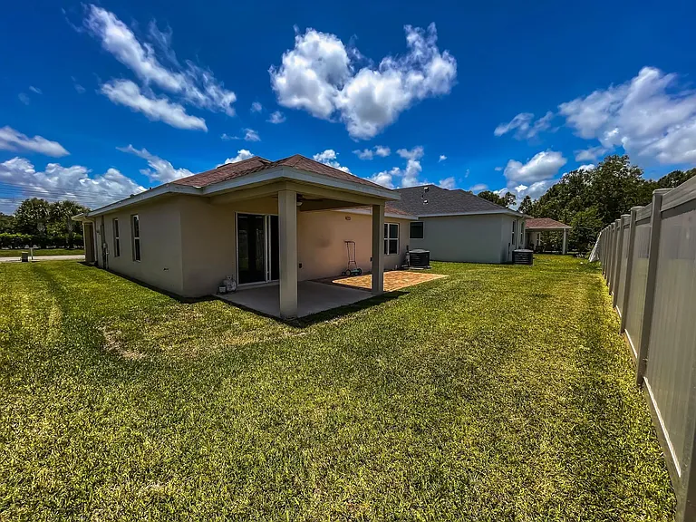 5870 NW Pine Trail Cir — Photo 3