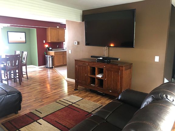 5th image of 563 E Eliza St