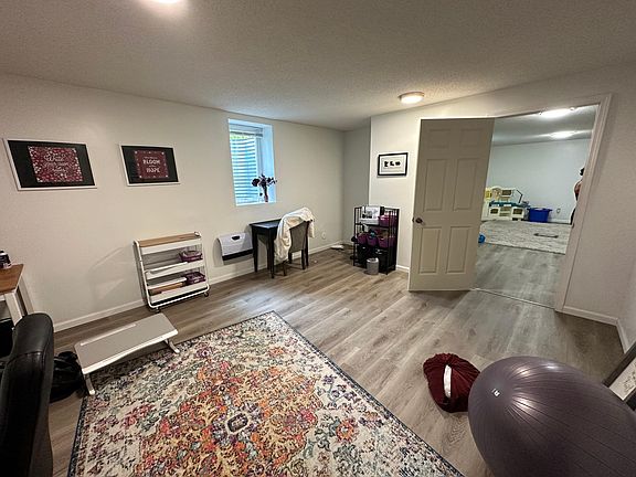 4th image of 302 S Washington Ave #2