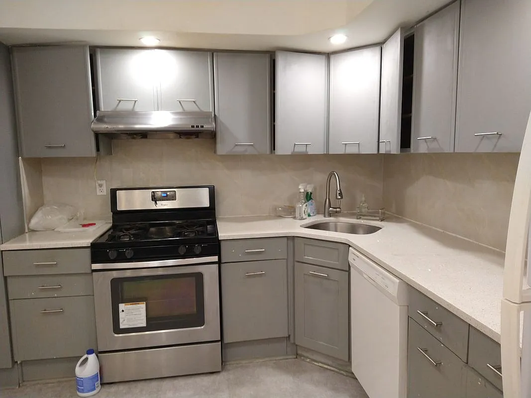 3 bed, 2.0 bath, 1182 sqft, $3,500 — Photo 2
