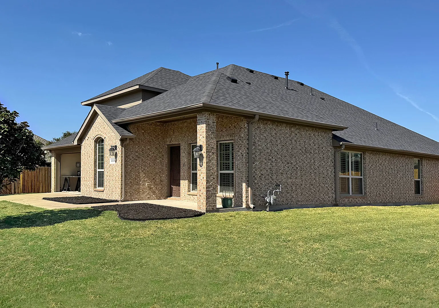 4 bed, 2752 sqft, $2,950 — Photo 2