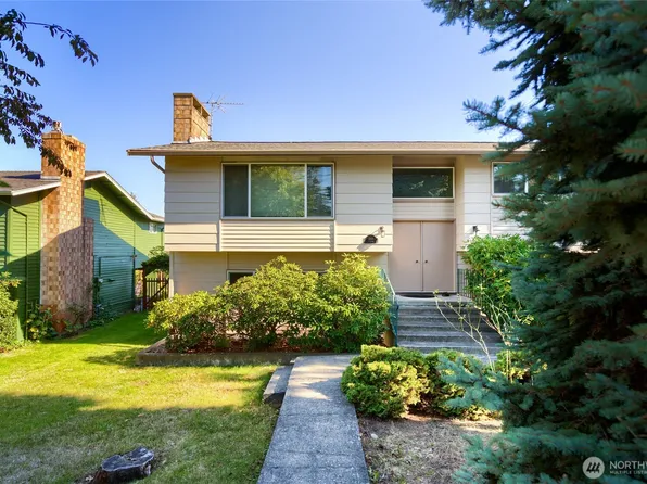 2819 J Avenue, Anacortes, WA 98221