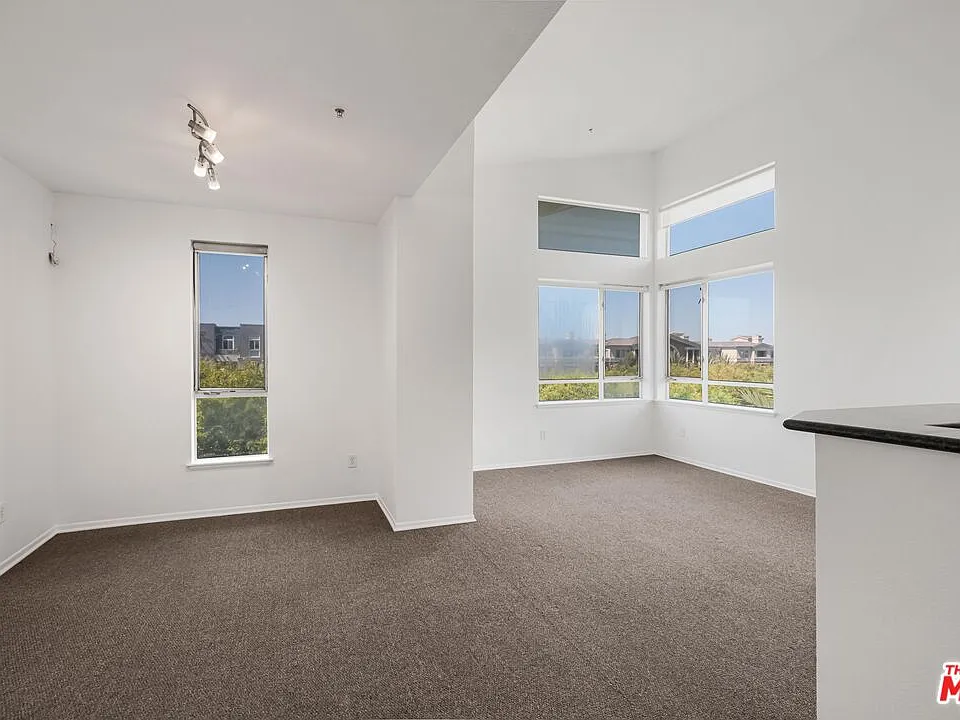 6400 Crescent Park E #424