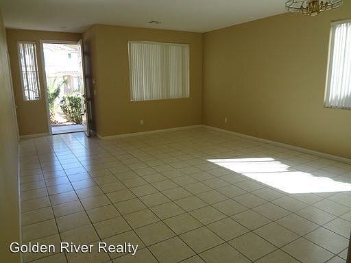 4th image of 3049 Jacaranda Dr