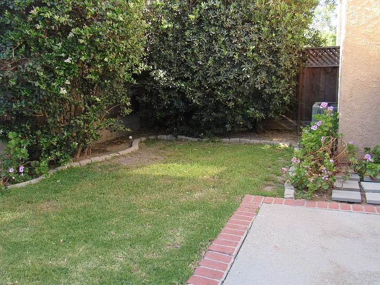 4820 Penrose Ave — Photo 20