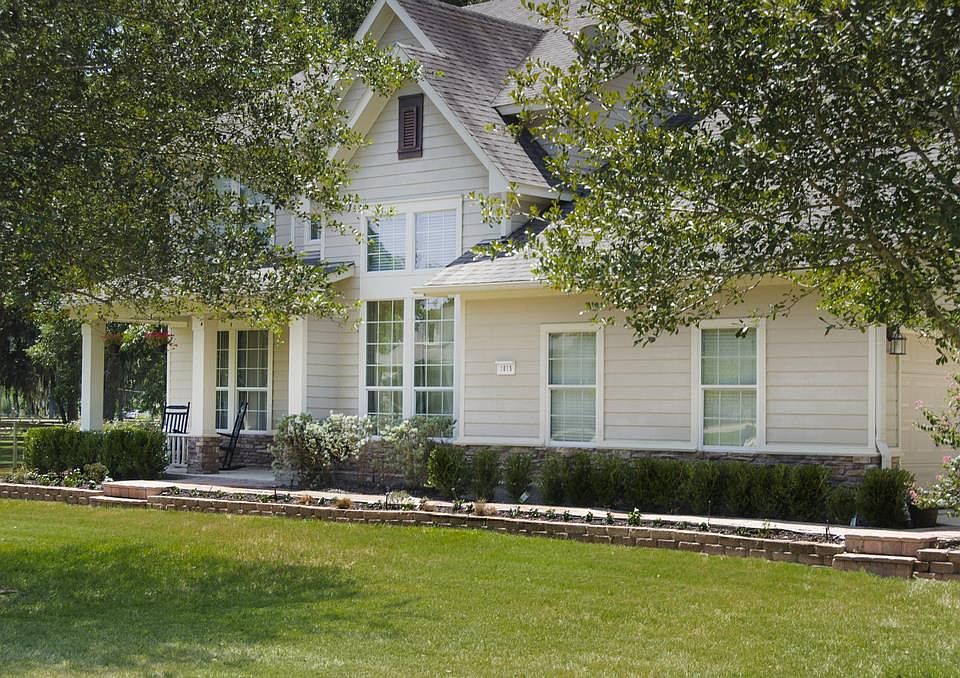 1st image of 1015 Pony Ln