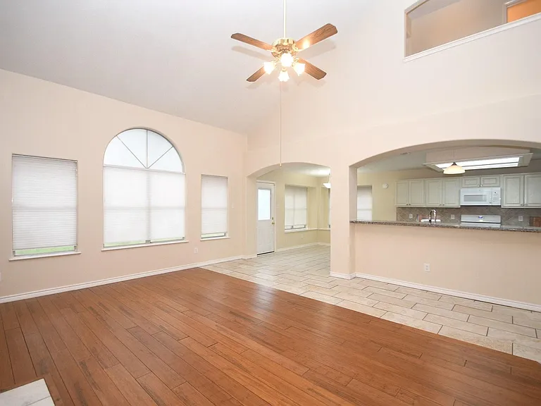 10430 Sanibel Falls Ct — Photo 15