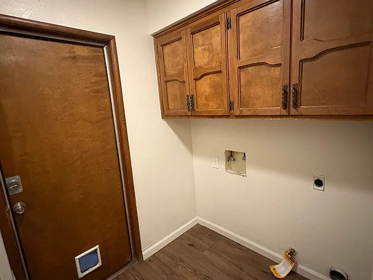 2943 W Ashland Ave — Photo 12