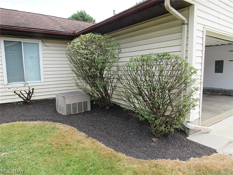 7155 Auburn Rd — Photo 39