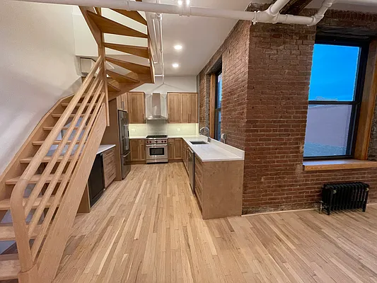 Rented by The Royse Group | media 20