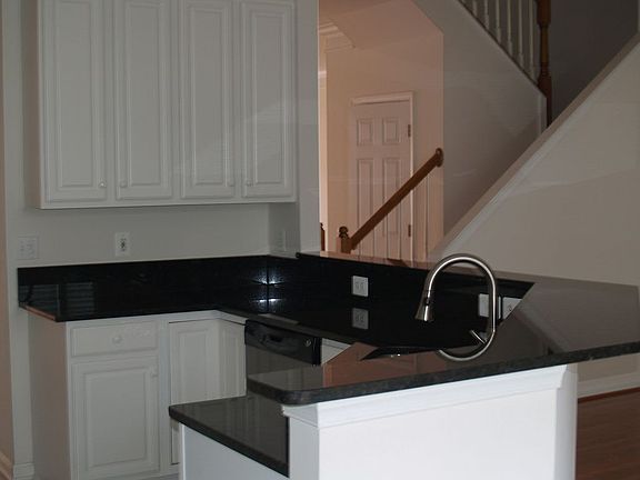 3rd image of 9355 Deer Glen Ct