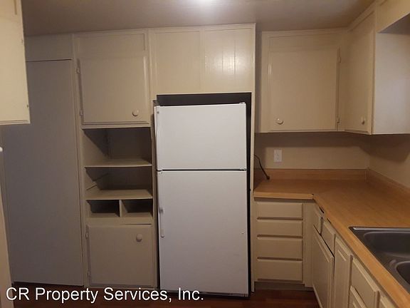 5th image of 614 W 12th St
