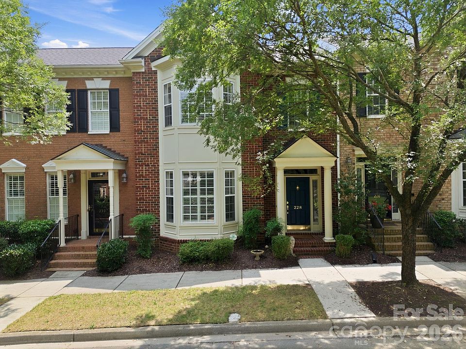 1st image of 228 S Faulkner Way