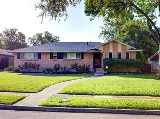 8922 Sweetwater Dr, Dallas, TX 75228