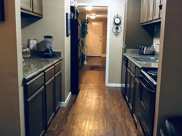 Brady Tower — Photo 9