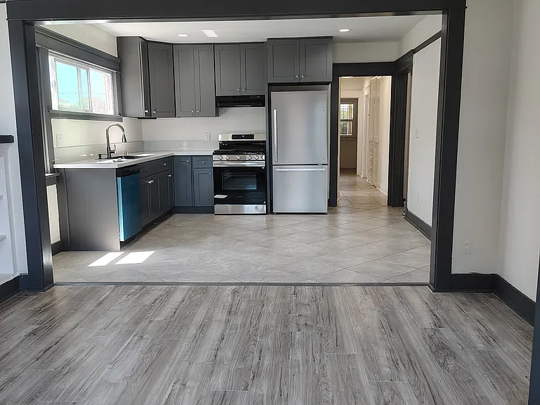 721 W 48th St #723-1/2 — Photo 1