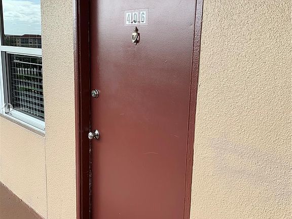 4th image of 800 SW 131st Ave APT 406F