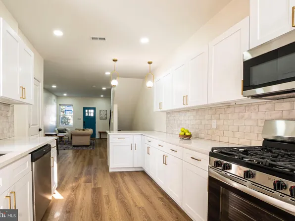 7230 Briar Rd, Philadelphia, PA 19138