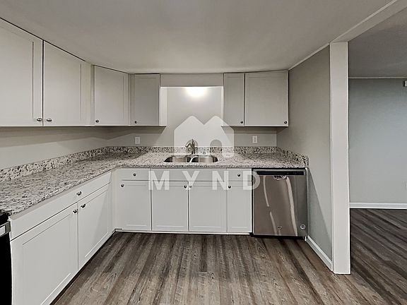 5th image of 601 N 7th St