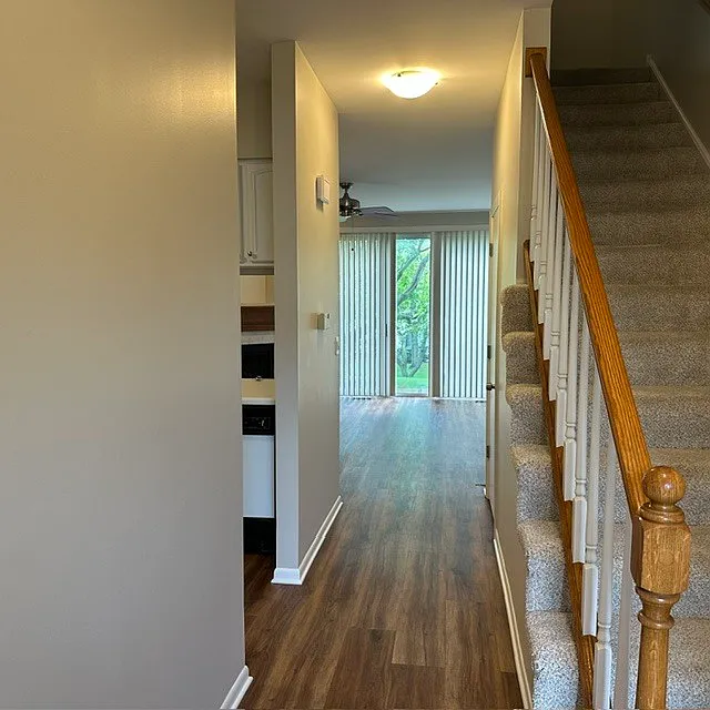 2 bed, 2.5 bath, 1232 sqft, $2,400 — Photo 2