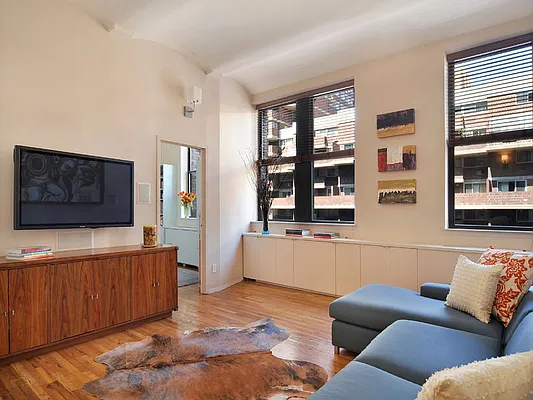 Sold by Sotheby's International Realty | media 18