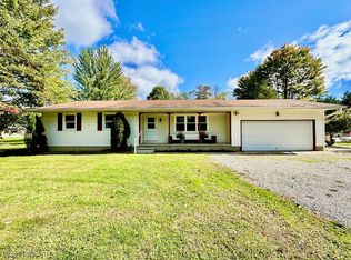 1040 Harpersfield Rd, Geneva, OH 44041